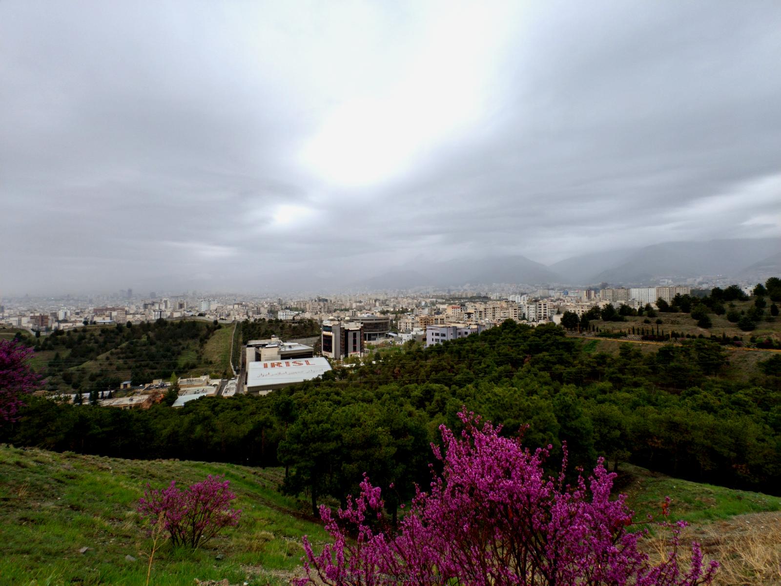 20250405T061528--Tehran on a rainy day viewed from Shiyan Forest Park__sky_spring
